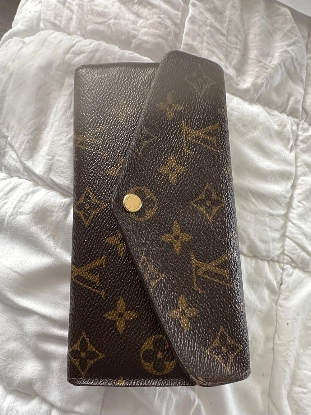 Authentic Louis Vuitton Monogram Sarah Wallet
